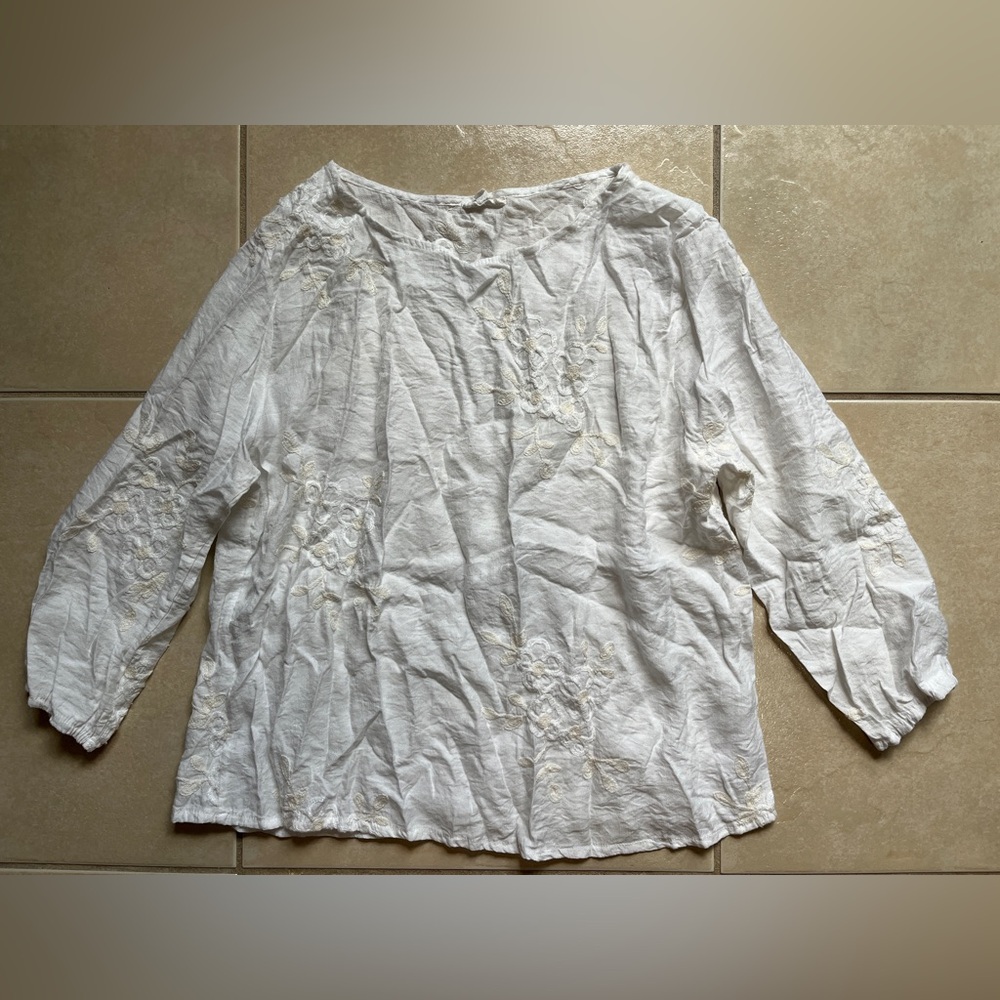 Kindred Junior’s XL Cream/White Flower Embroidered 3/4 Sleeve Round Neck Blouse